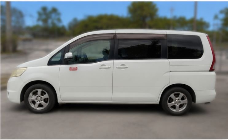 Minivan photo 2